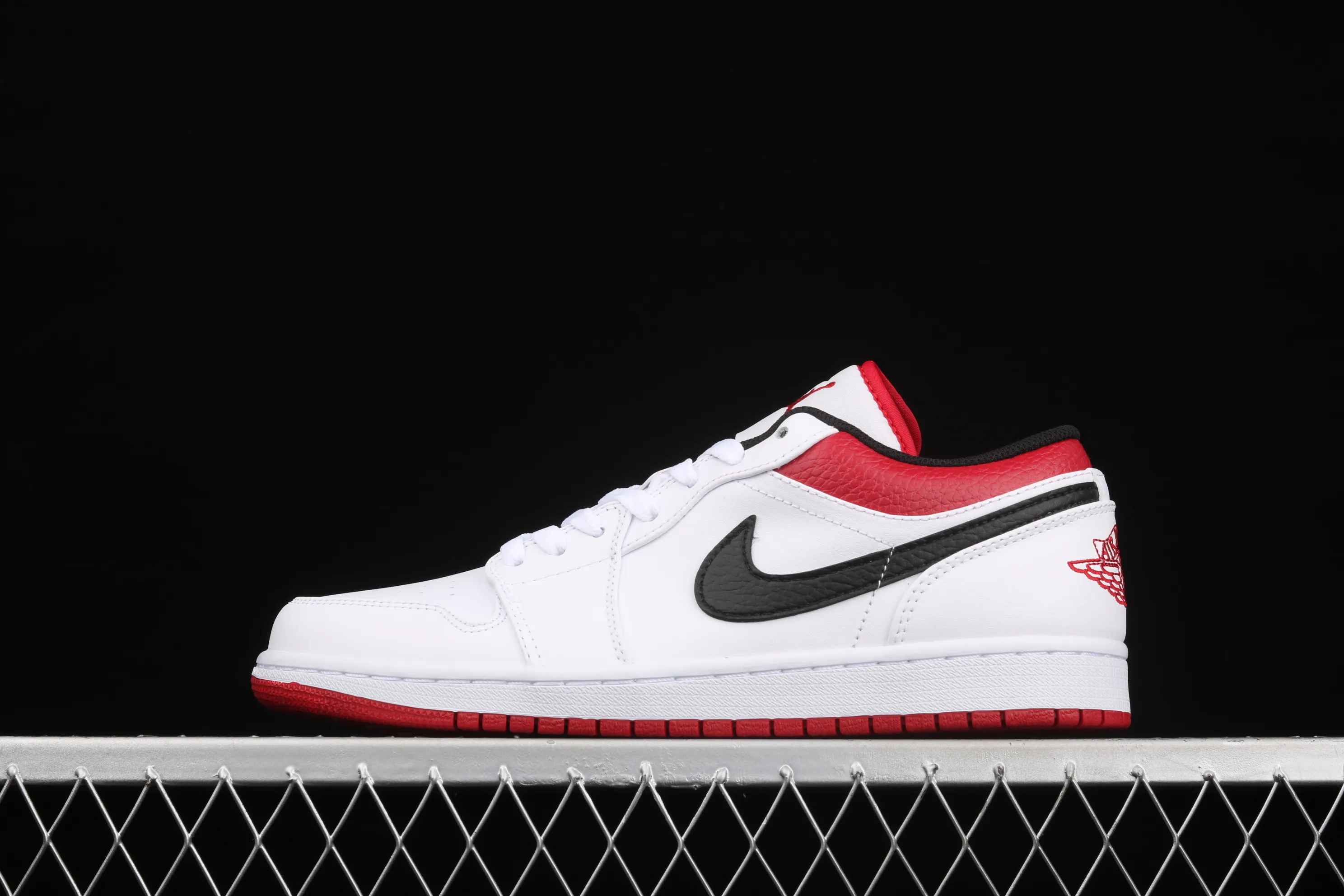 All categories Air Jordan Jordan series basketball shoes Air Jordan 1 Low G version pure original Air Jordan 1 Low AJ1 Joe 1 white black red cultural and leisure sports sneakers 553558-118